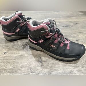 Keen girls brown and Pink Hiking Boots